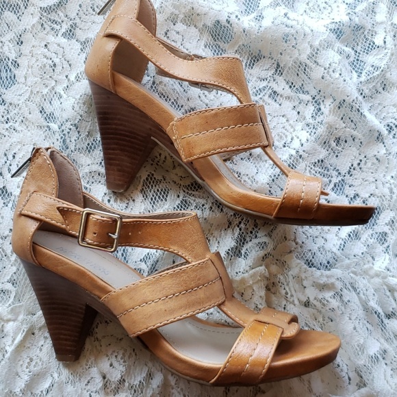 Kenneth Cole Reaction Shoes - EUC Kenneth Cole Reaction Heels Size 6M